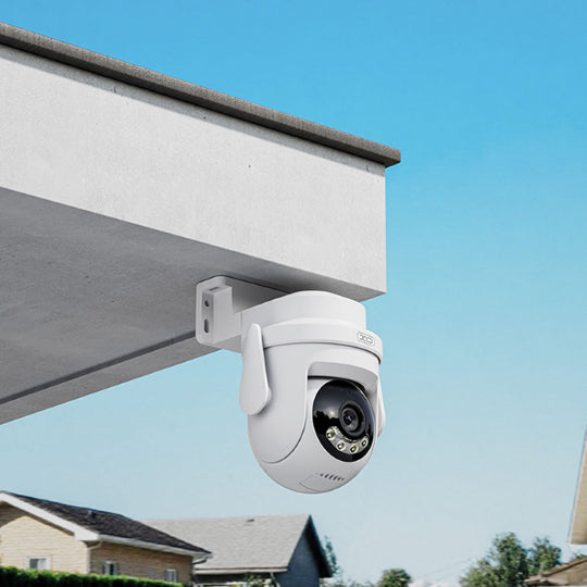 XO CR18 3MP Wi-Fi outdoor camera with pan/tilt function in white color